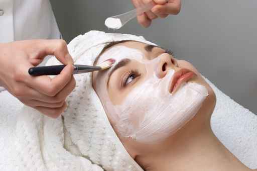 Beauticians & Beauty Parlours
